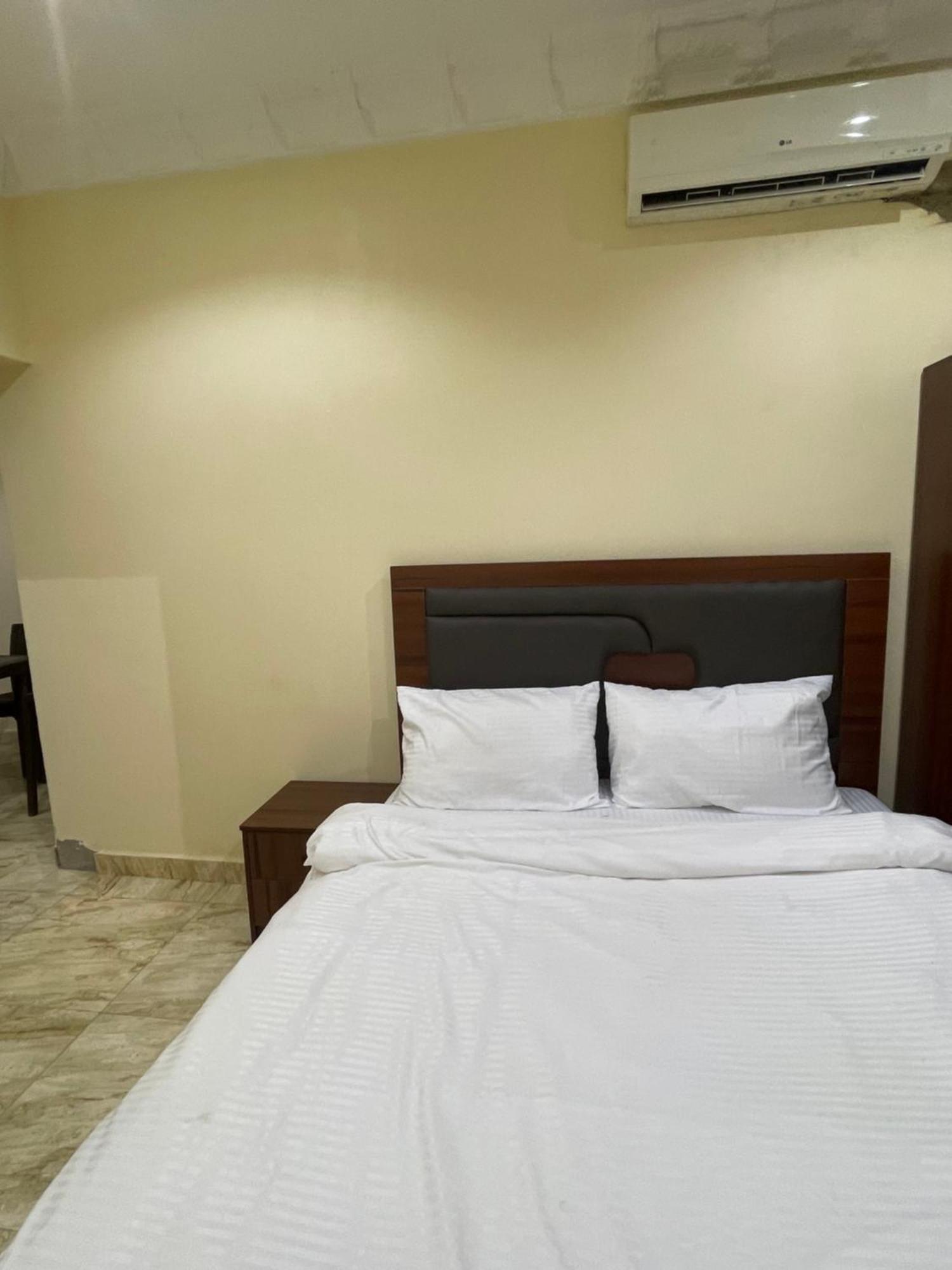 Pilgrim Place Hotel Rubuchi Ngoại thất bức ảnh